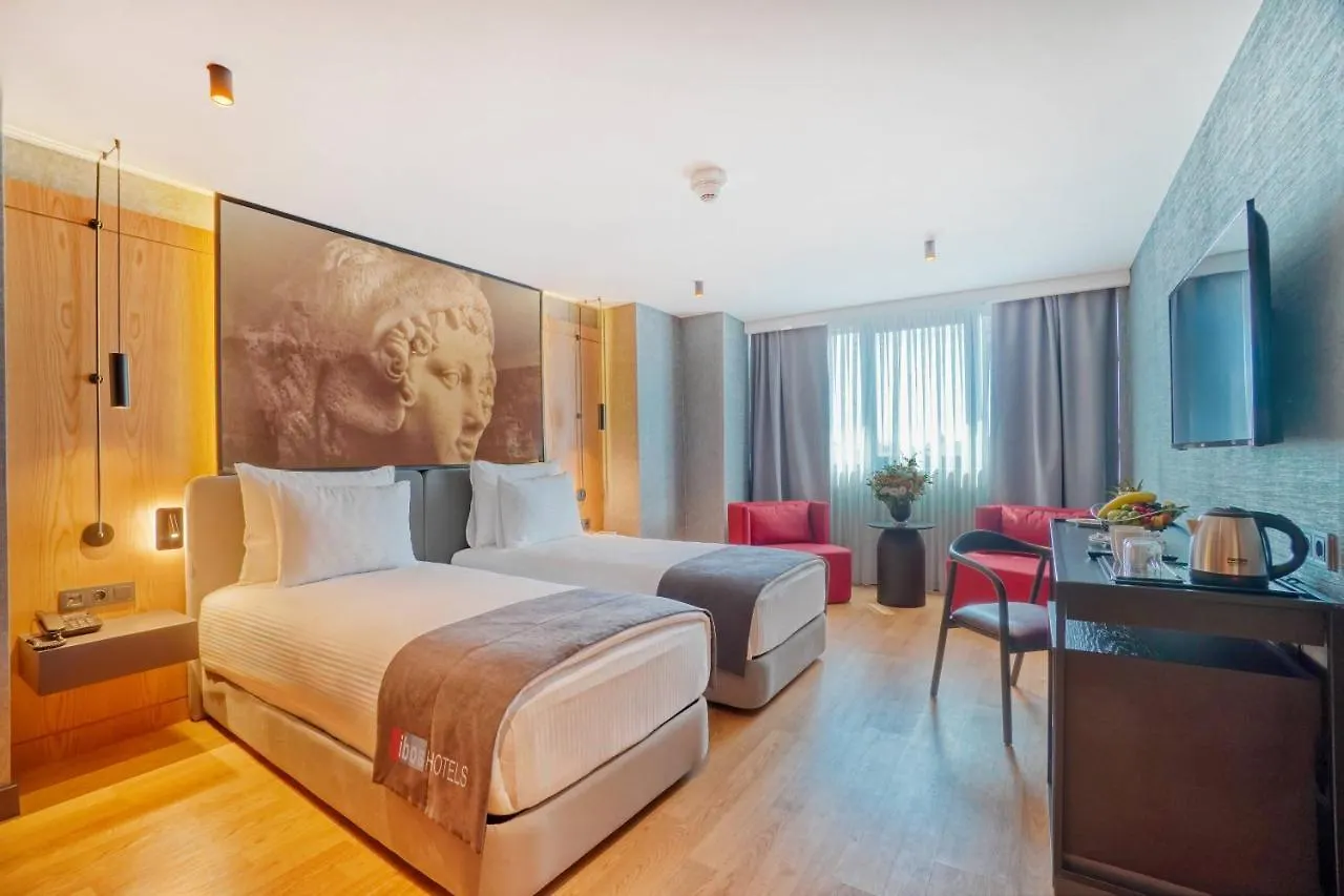 Ibos Hotels Izmir 4*,