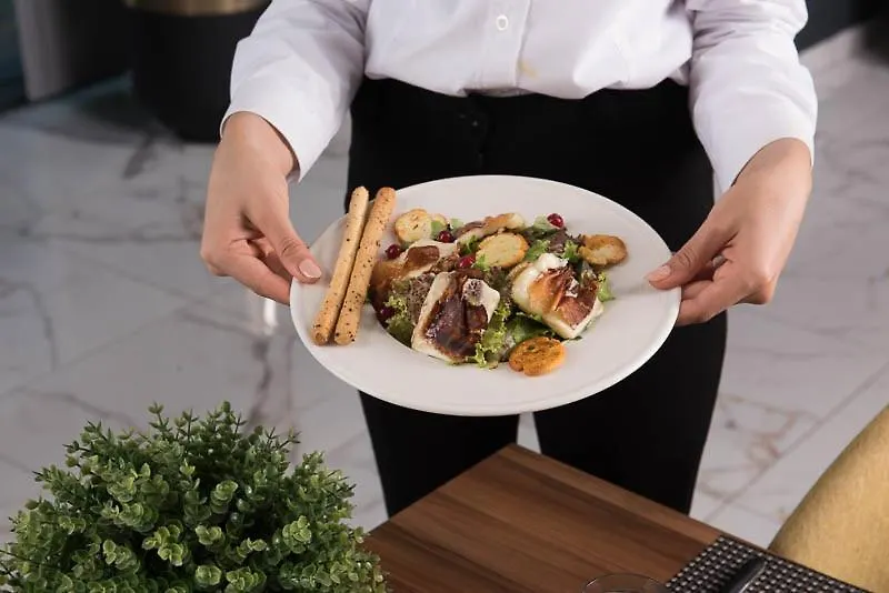 Ibos Hotels Izmir 4*,