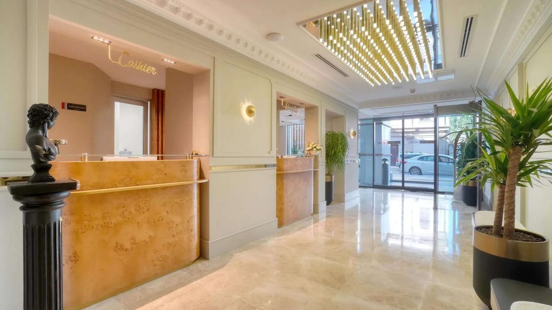 Ibos Hotels Σμύρνη 4*,