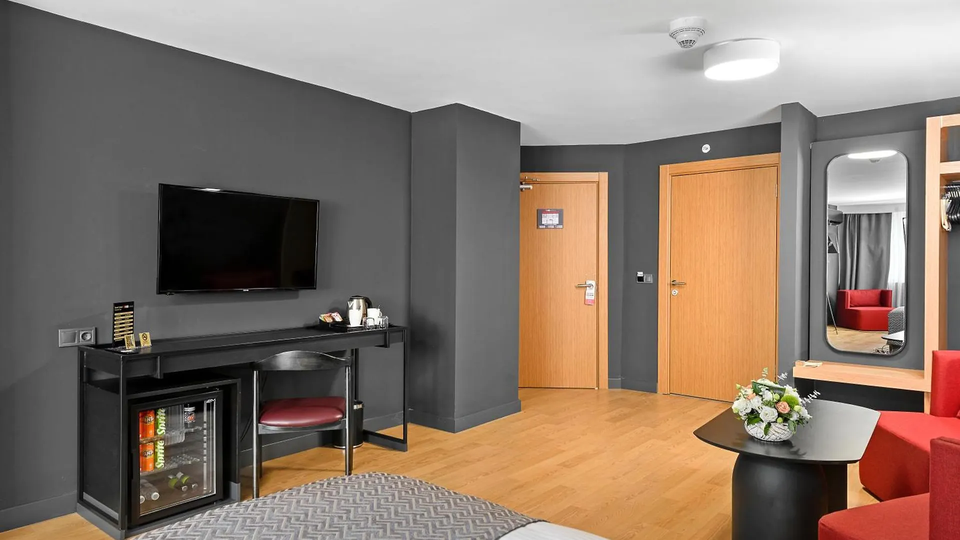 Ibos Hotels Σμύρνη 4*,